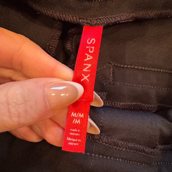 SPANX "The Perfect Pant" in the ankle-length, back-seam skinny style - Picture 5 of 6